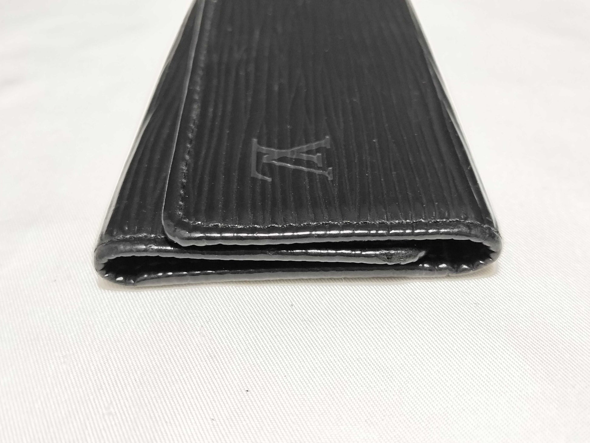 LOUIS VUITTON Epi Multicle 4 Key Case/Key Holder