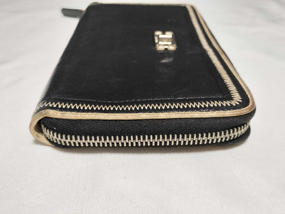 CHANEL Round Turn Wallet