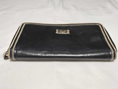 CHANEL Round Turn Wallet