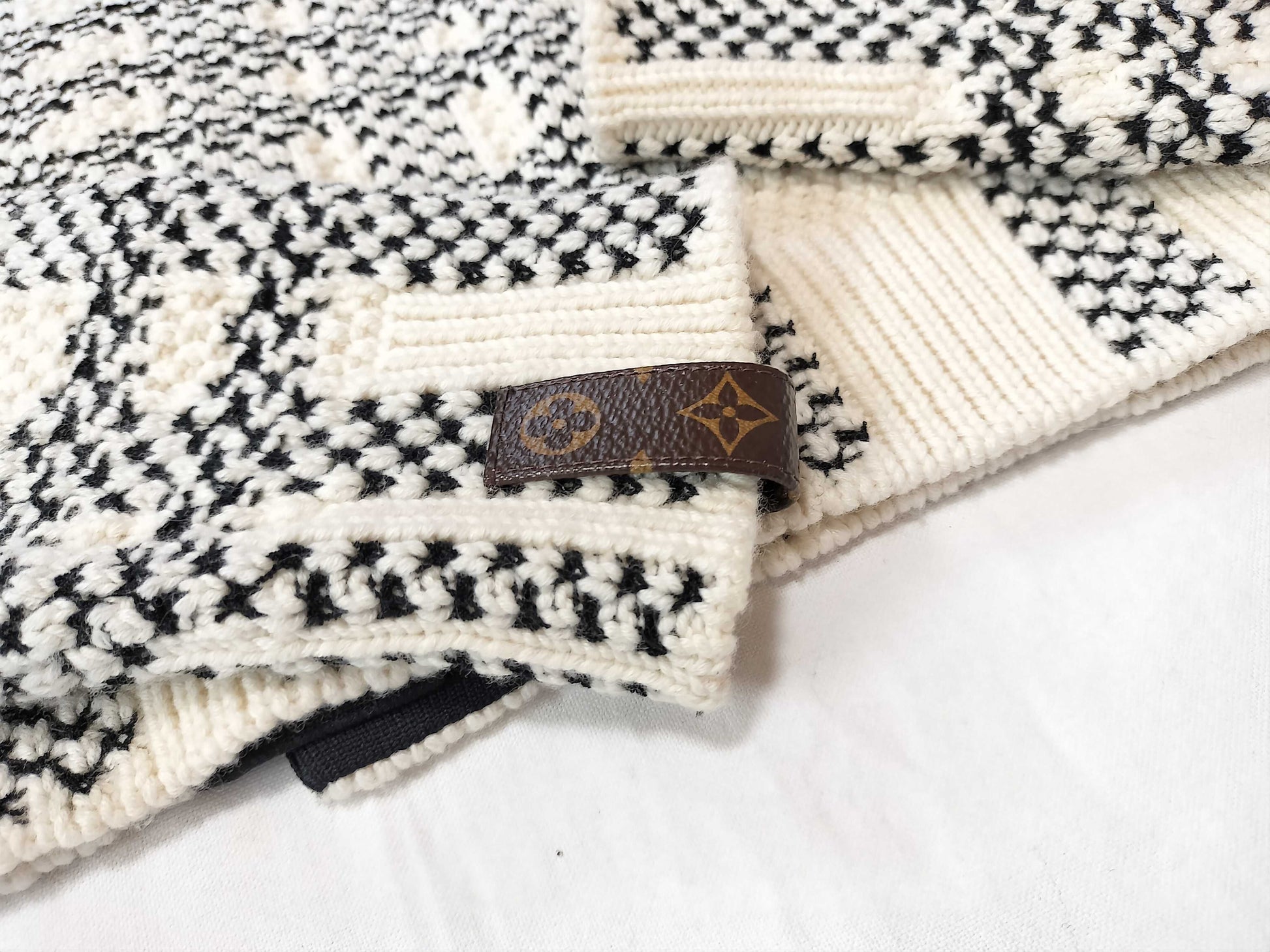 LOUIS VUITTON Graphic/Cardigan FMKC08LP5 Cardigan