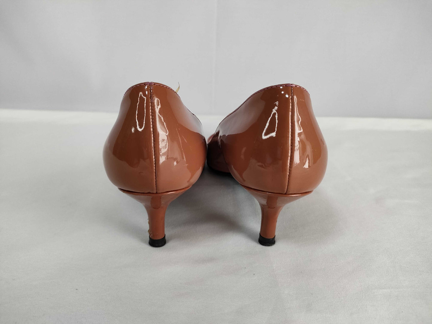 PRADA enamel pumps with box