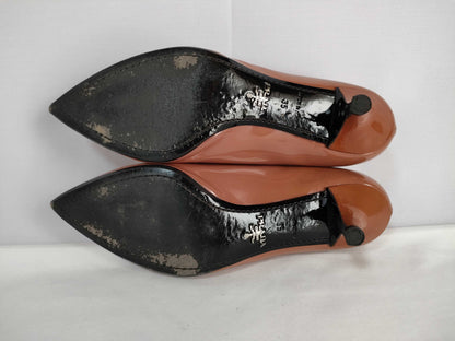 PRADA enamel pumps with box