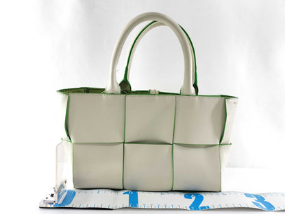 BOTTEGA VENETA Intrecciato Handbag *Pen marks on the inside Tote Bag