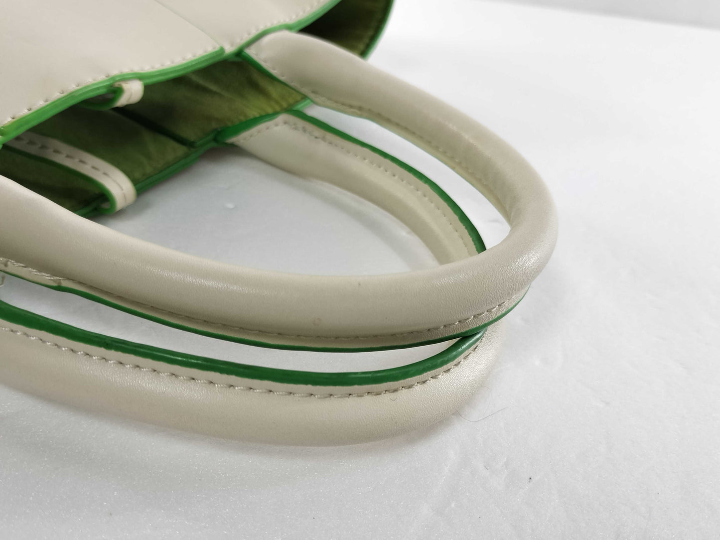 BOTTEGA VENETA Intrecciato Handbag *Pen marks on the inside Tote Bag