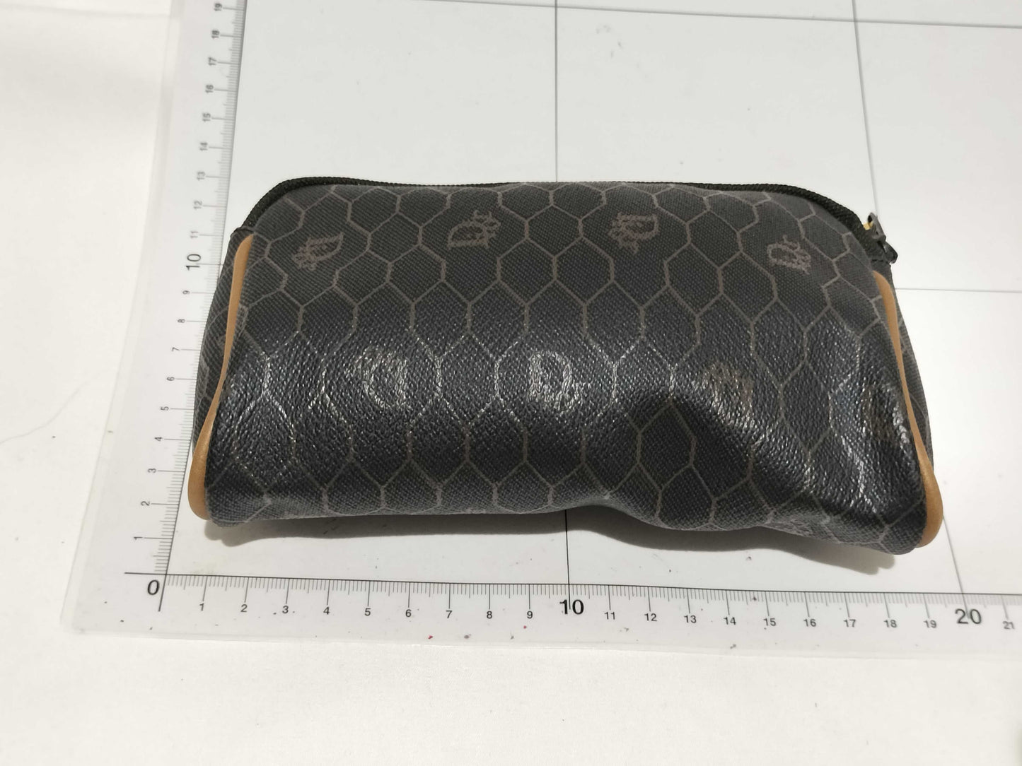 Dior Honeycomb Pouch Pouch