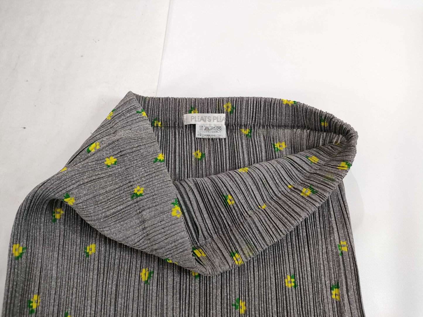 ISSEY MIYAKE Pleats Please Slit Skirt GY/YE Floral Print Skirt