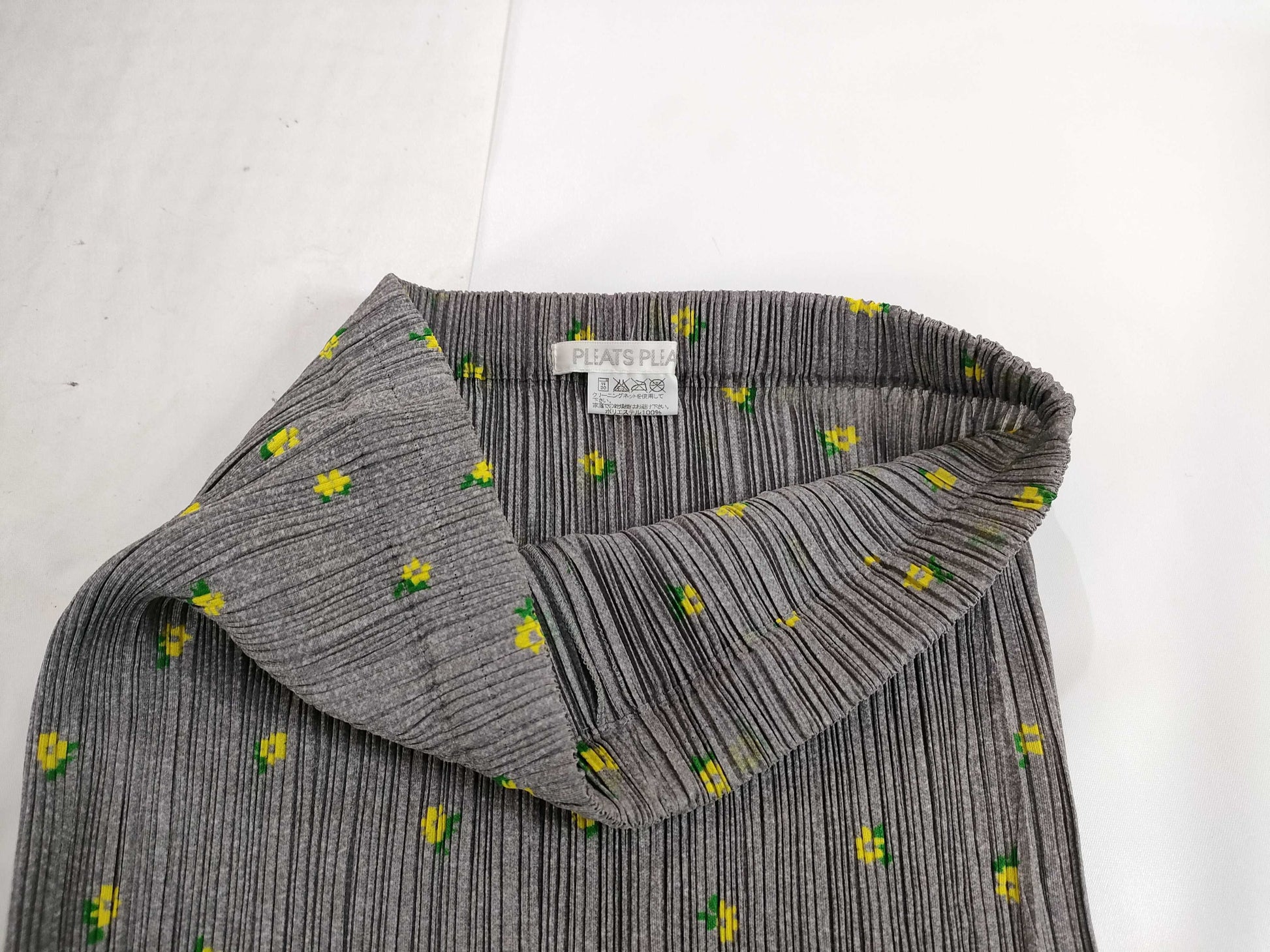 ISSEY MIYAKE Pleats Please Slit Skirt GY/YE Floral Print Skirt