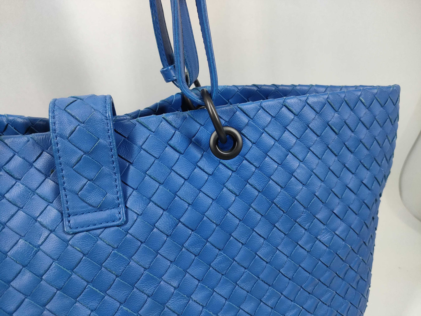 BOTTEGA VENETA Intrecciato Handbag Blue Handbag