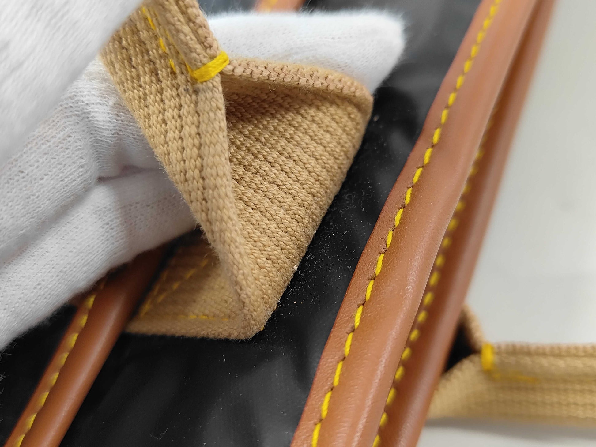 HUNTING WORLD Nylon Tote Bag