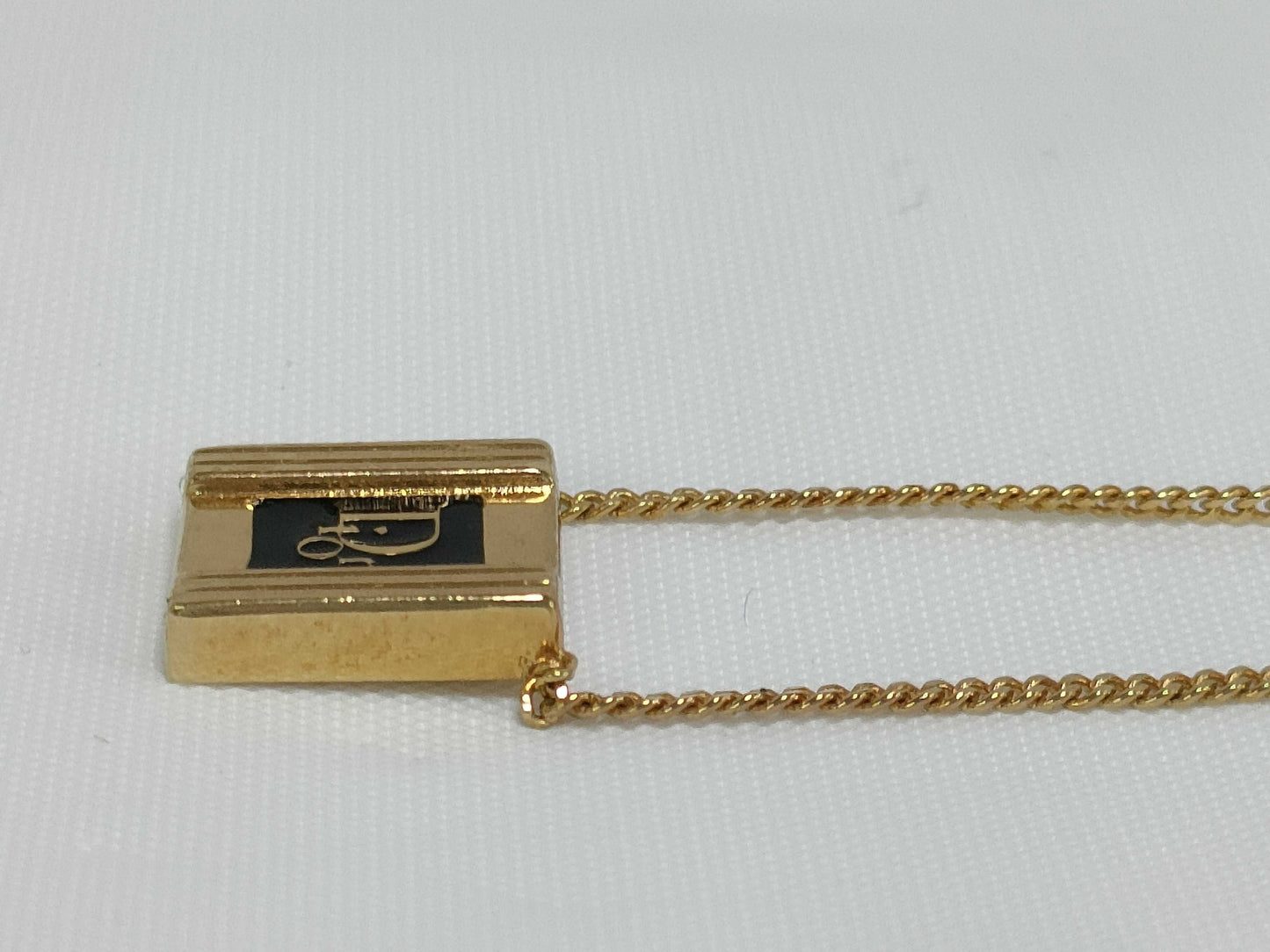 Dior logo plate gold color necklace