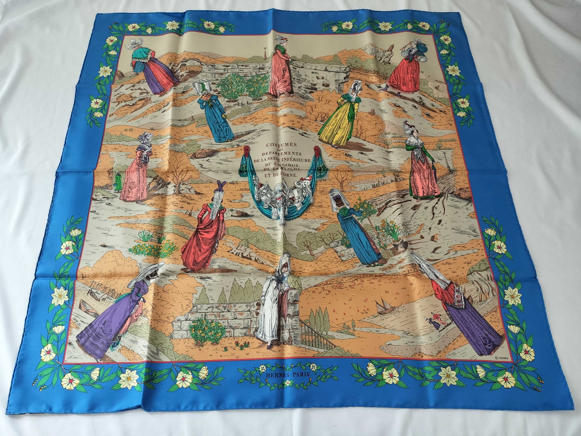 HERMES Carre COSTUMES DES DEPARTEMENTS Scarf