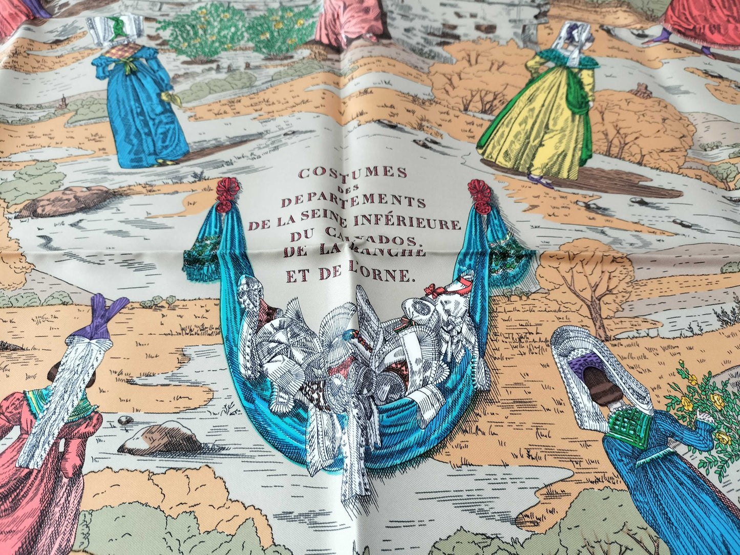 HERMES Carre COSTUMES DES DEPARTEMENTS Scarf