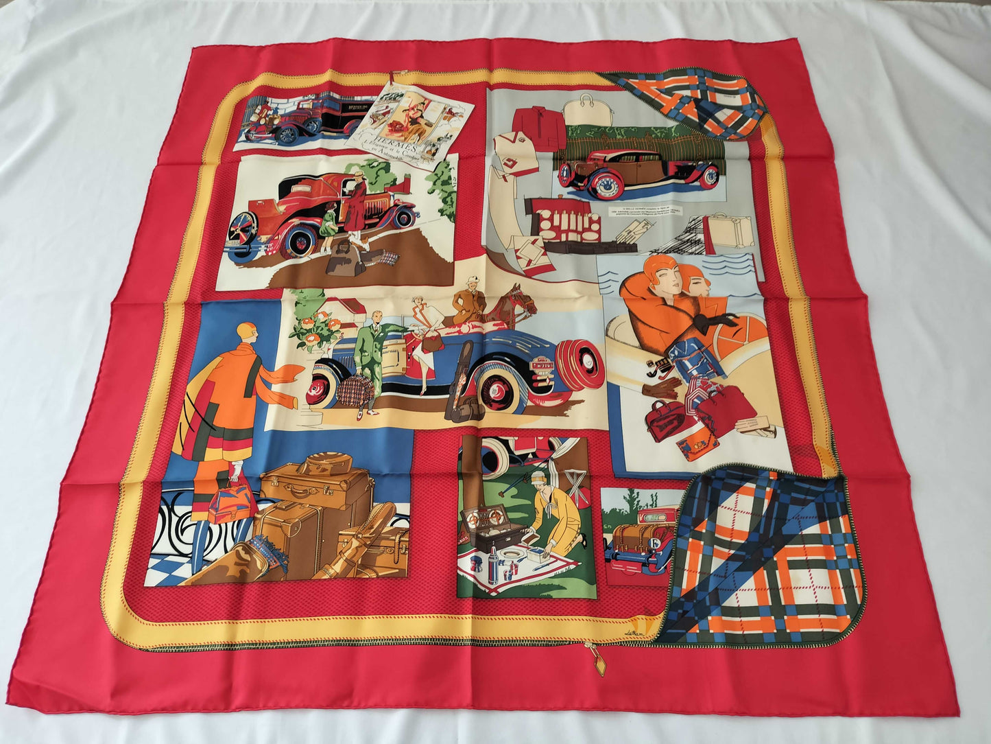 HERMES Carré L Elegance and Comfort in the Automobile Scarf