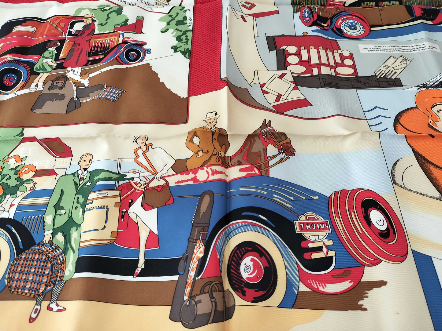 HERMES Carré L Elegance and Comfort in the Automobile Scarf