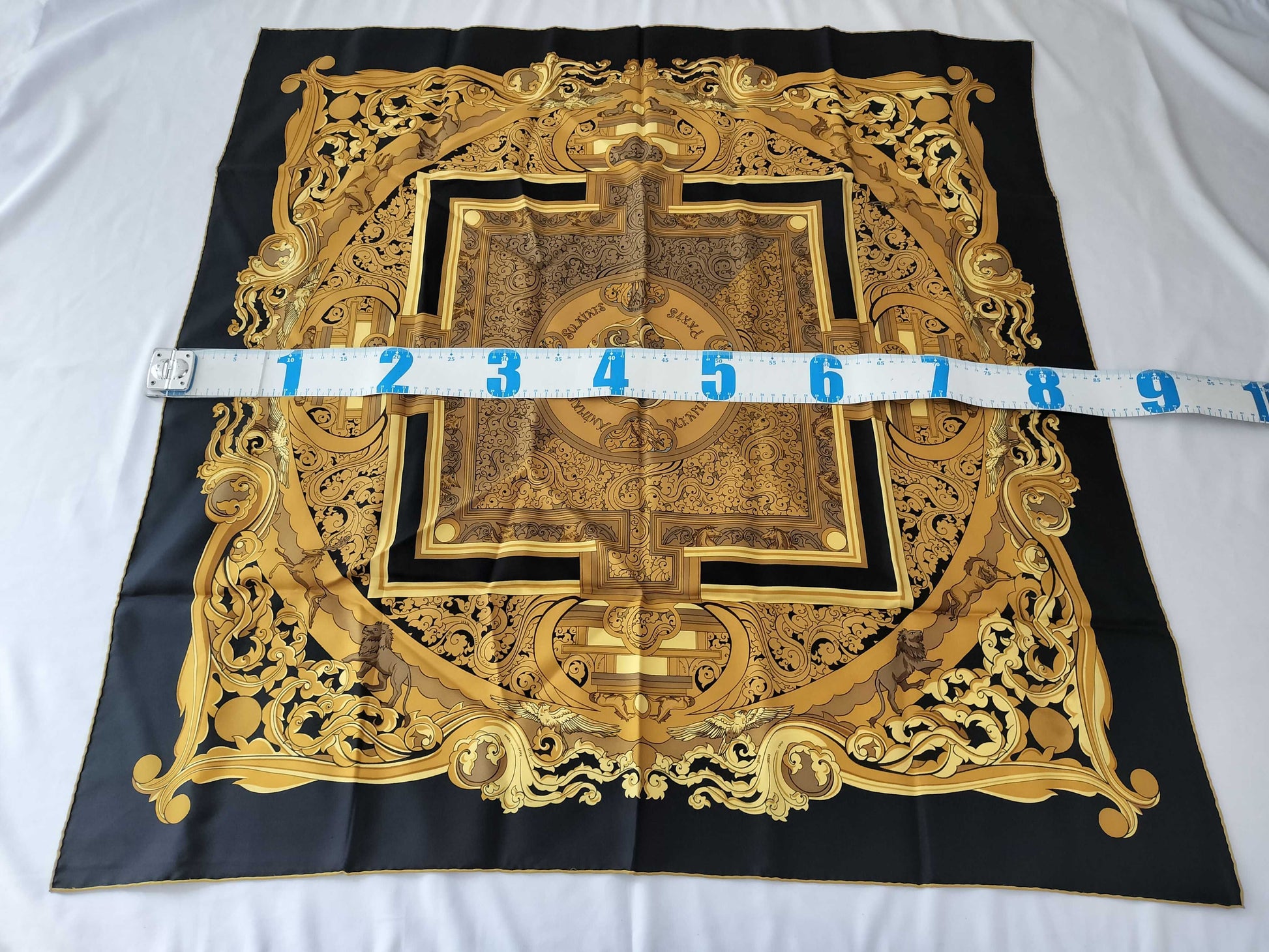 HERMES Carré ANIMAUX SOLAIRES Sun Animals Scarf 