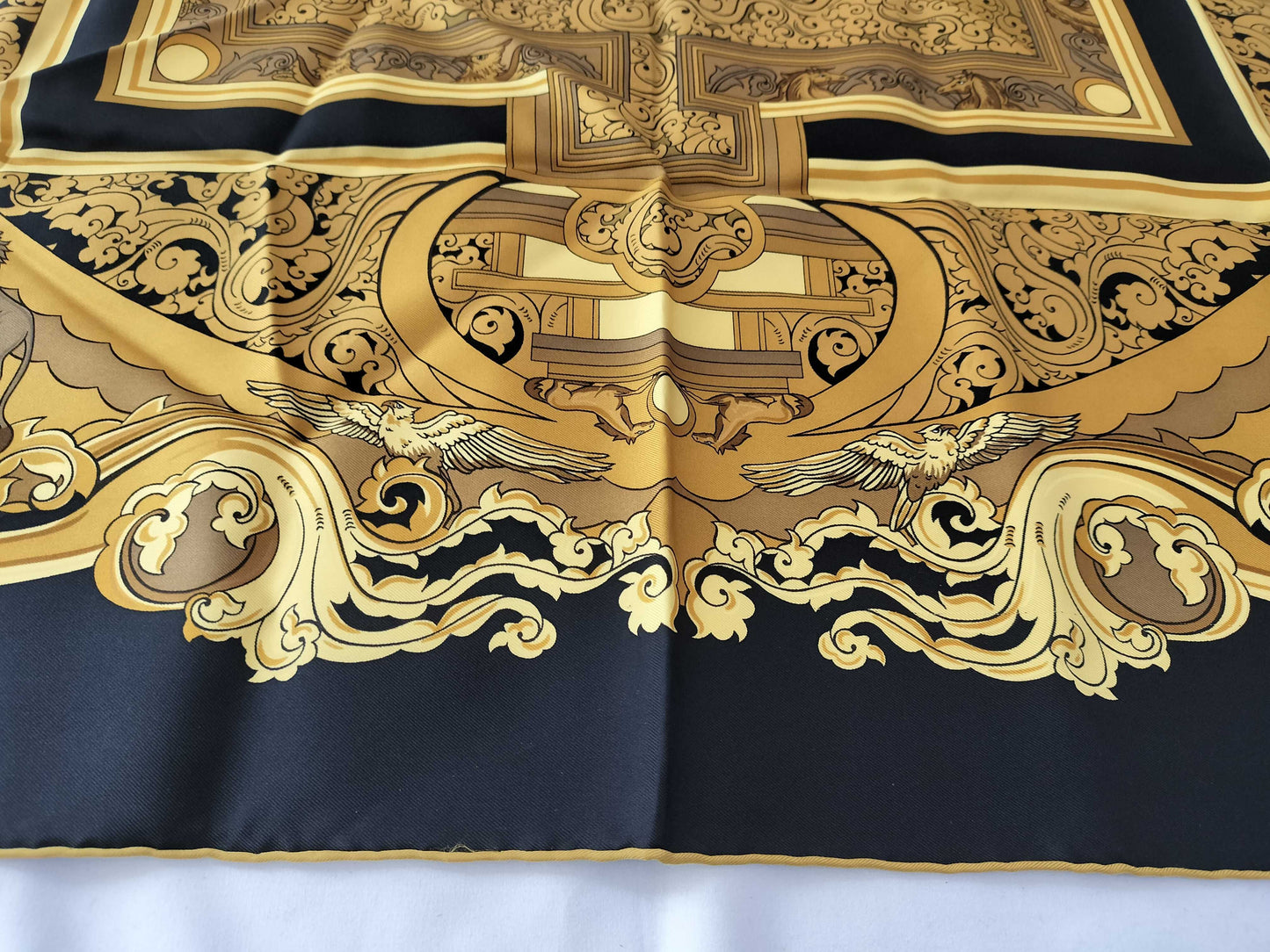 HERMES Carré ANIMAUX SOLAIRES Sun Animals Scarf 