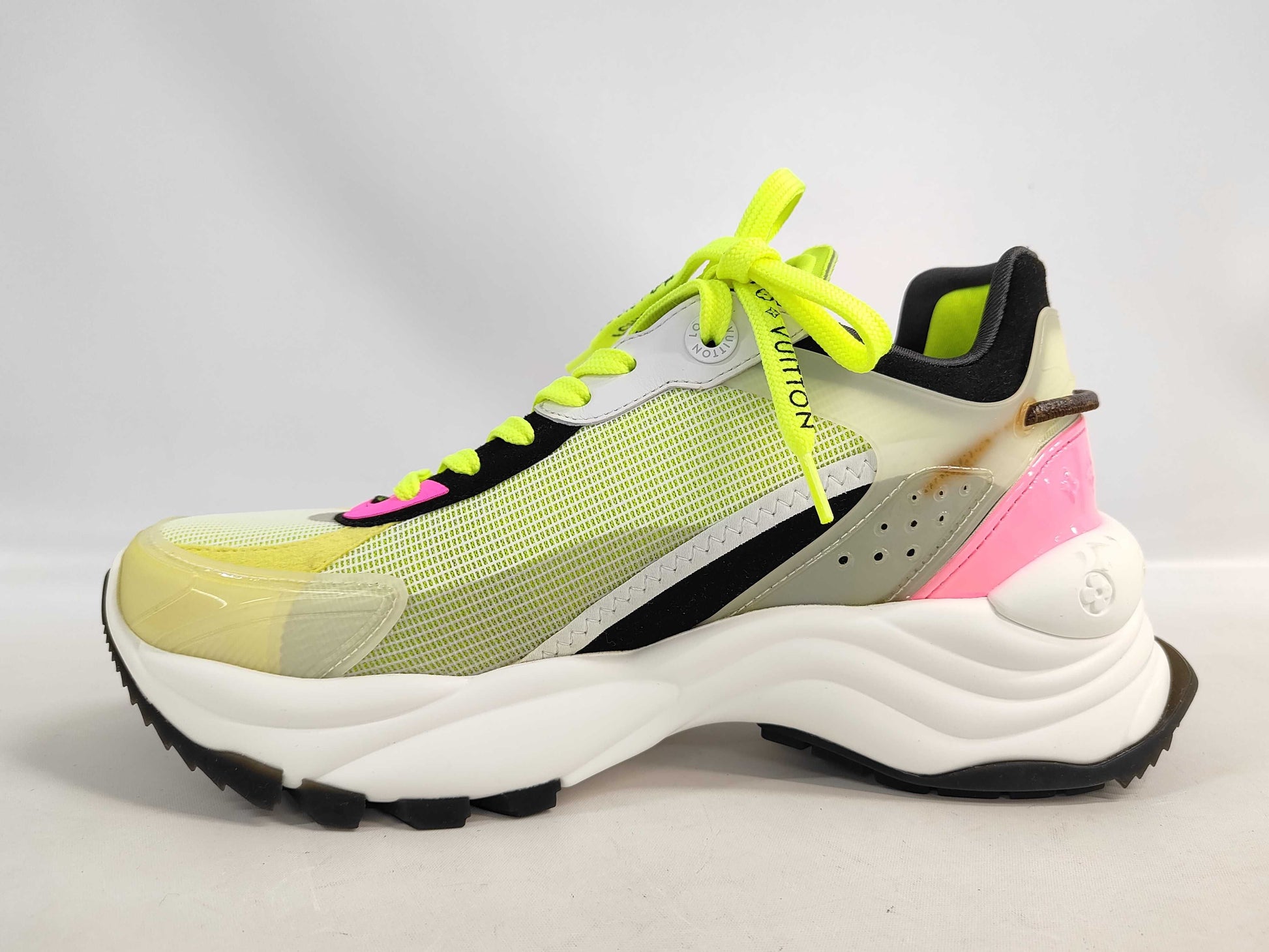 LOUIS VUITTON Run 55 Sneakers