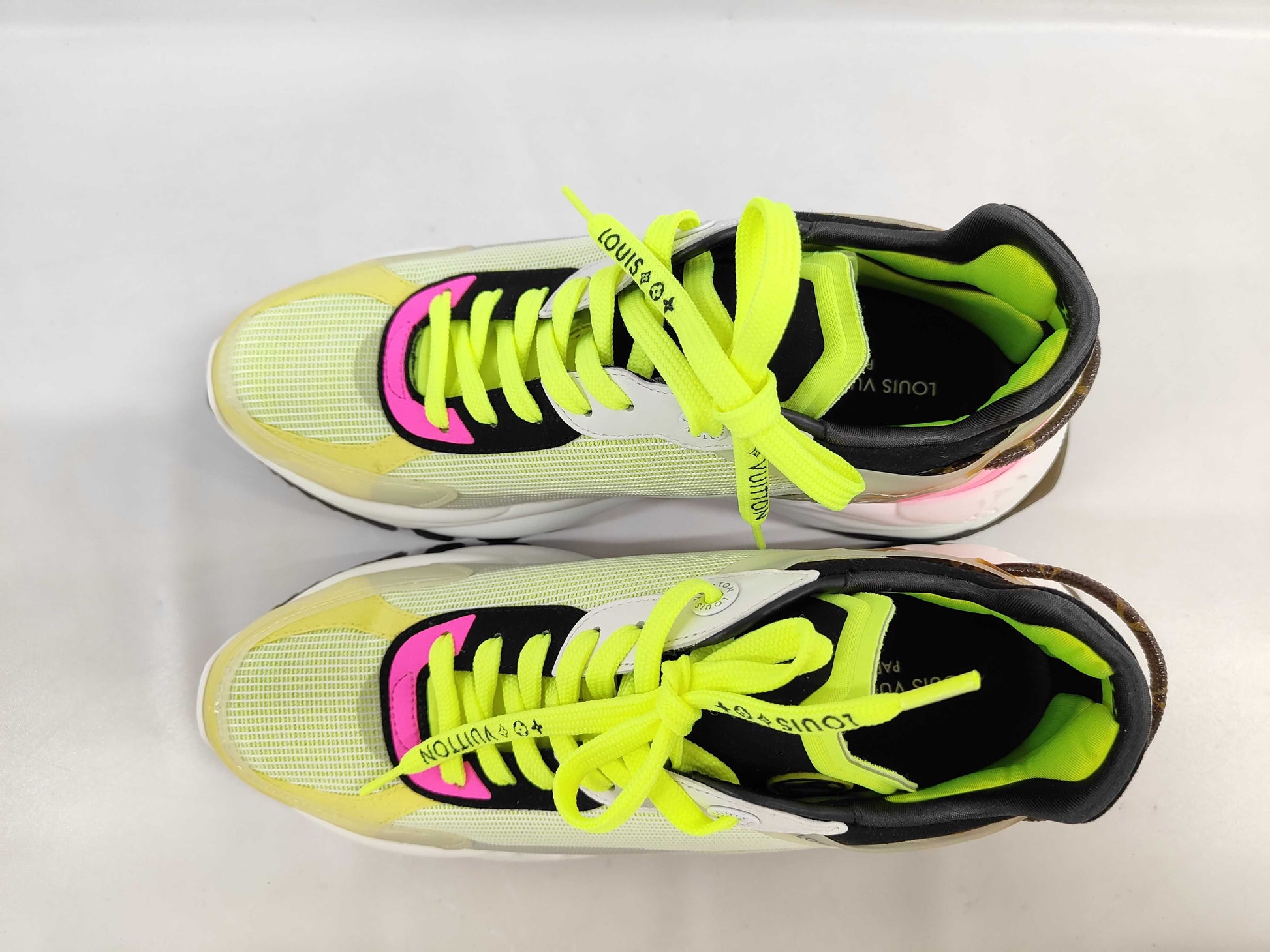 LOUIS VUITTON Run 55 Sneakers