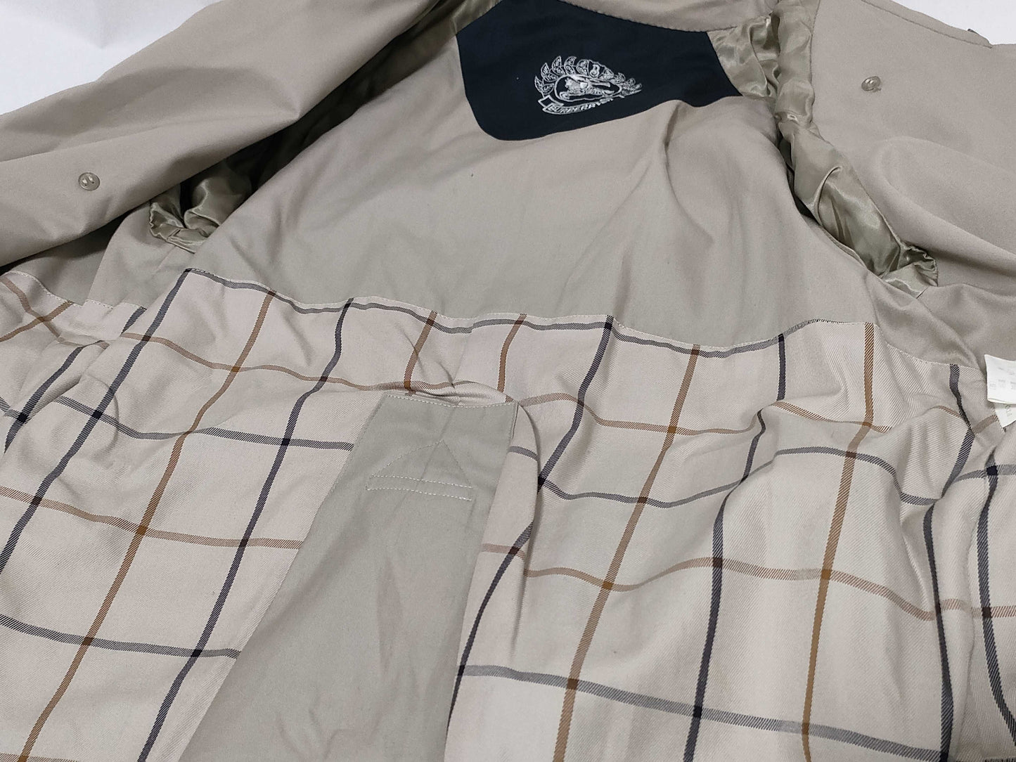 Burberrys trench coat/coat with tag