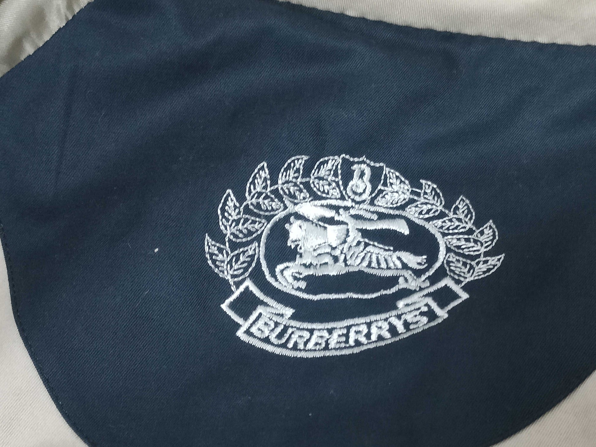 Burberrys trench coat/coat with tag