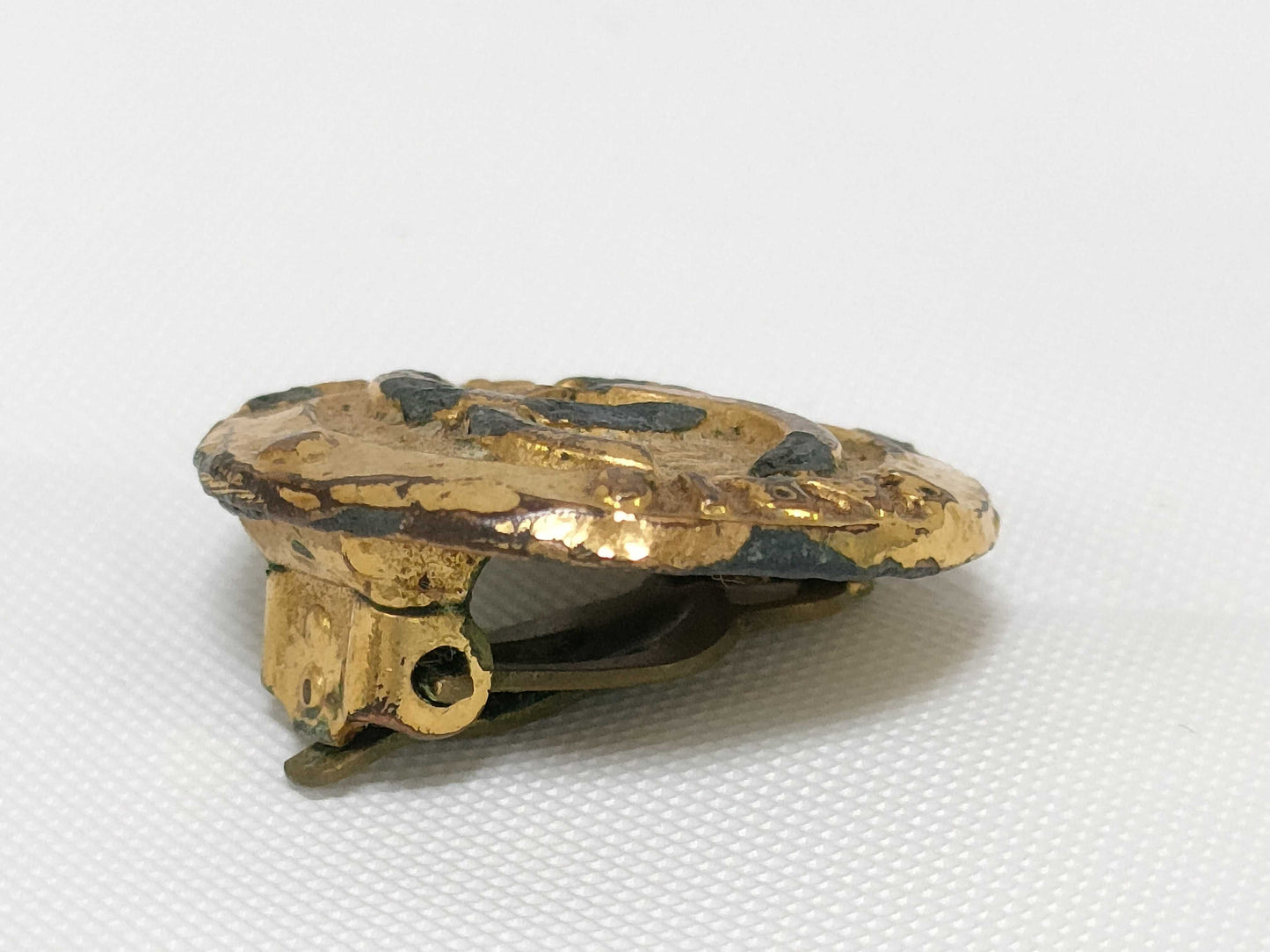 CHANEL Coco Button Gold-Colored Earring 