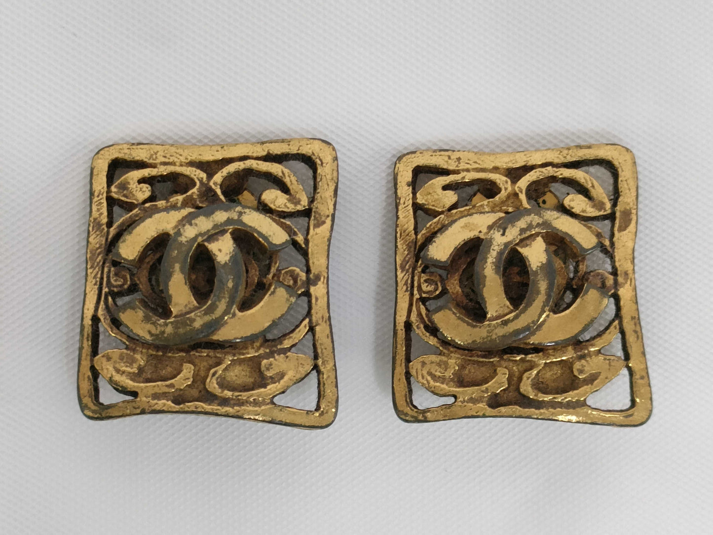 CHANEL 95A Coco Square Vintage Earrings