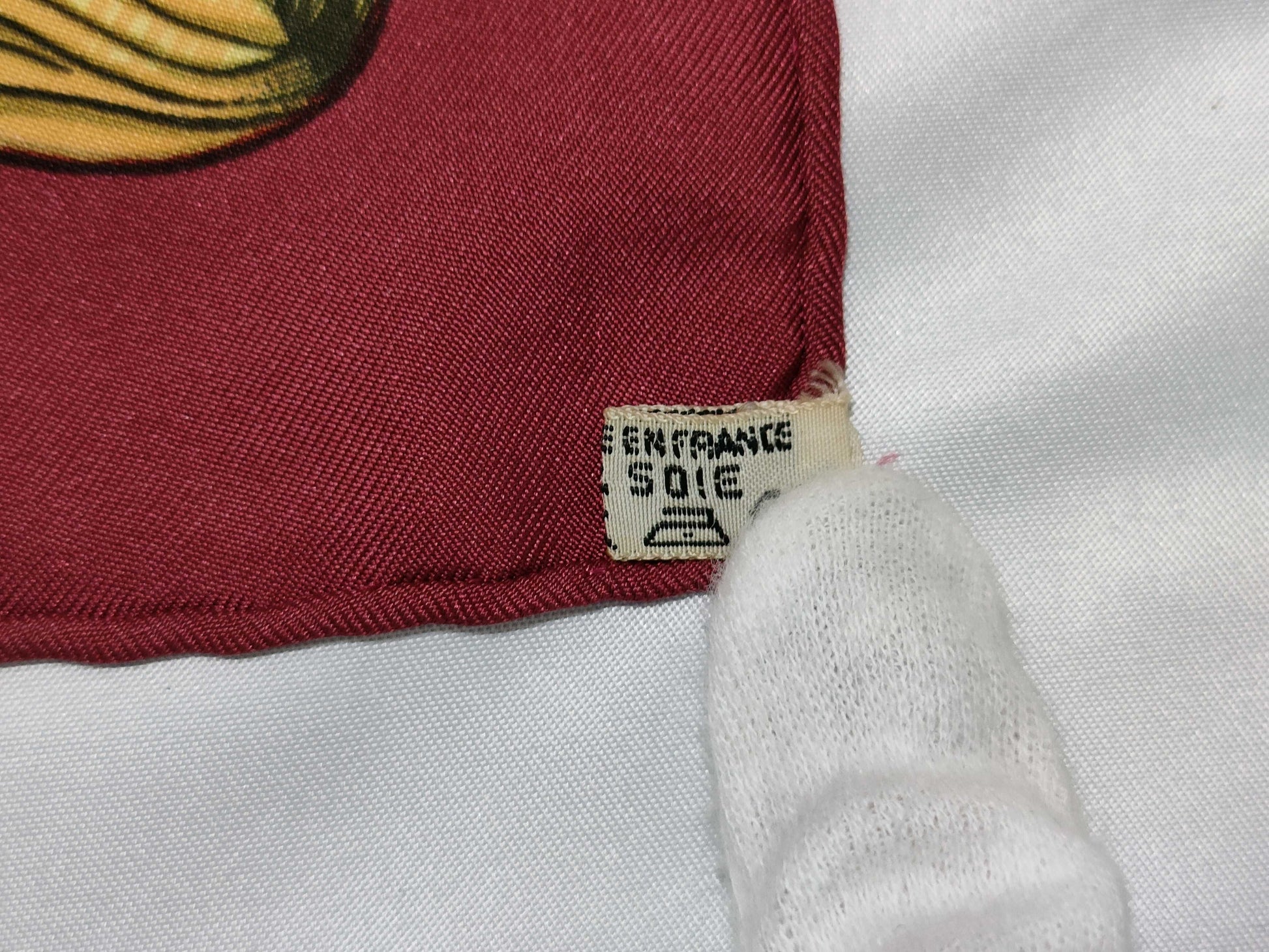 HERMES Carré LVDOVICVS MAGNVS Louis XIV on a White Horse Red Scarf