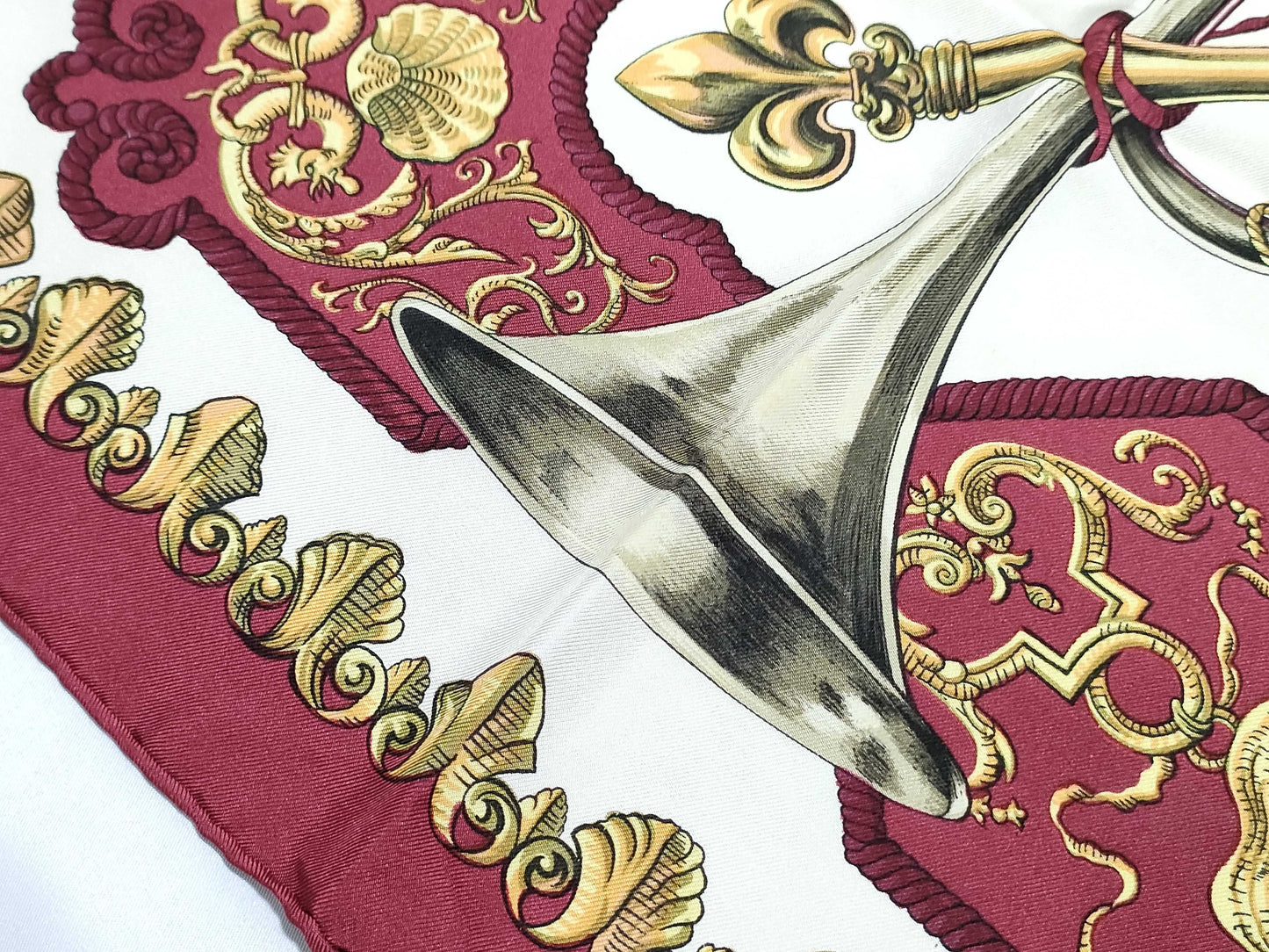 HERMES Carré LVDOVICVS MAGNVS Louis XIV on a White Horse Red Scarf