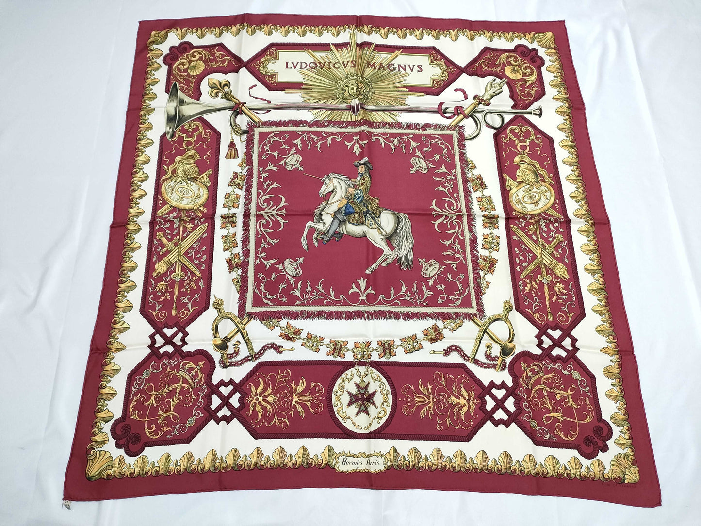 HERMES Carré LVDOVICVS MAGNVS Louis XIV on a White Horse Red Scarf