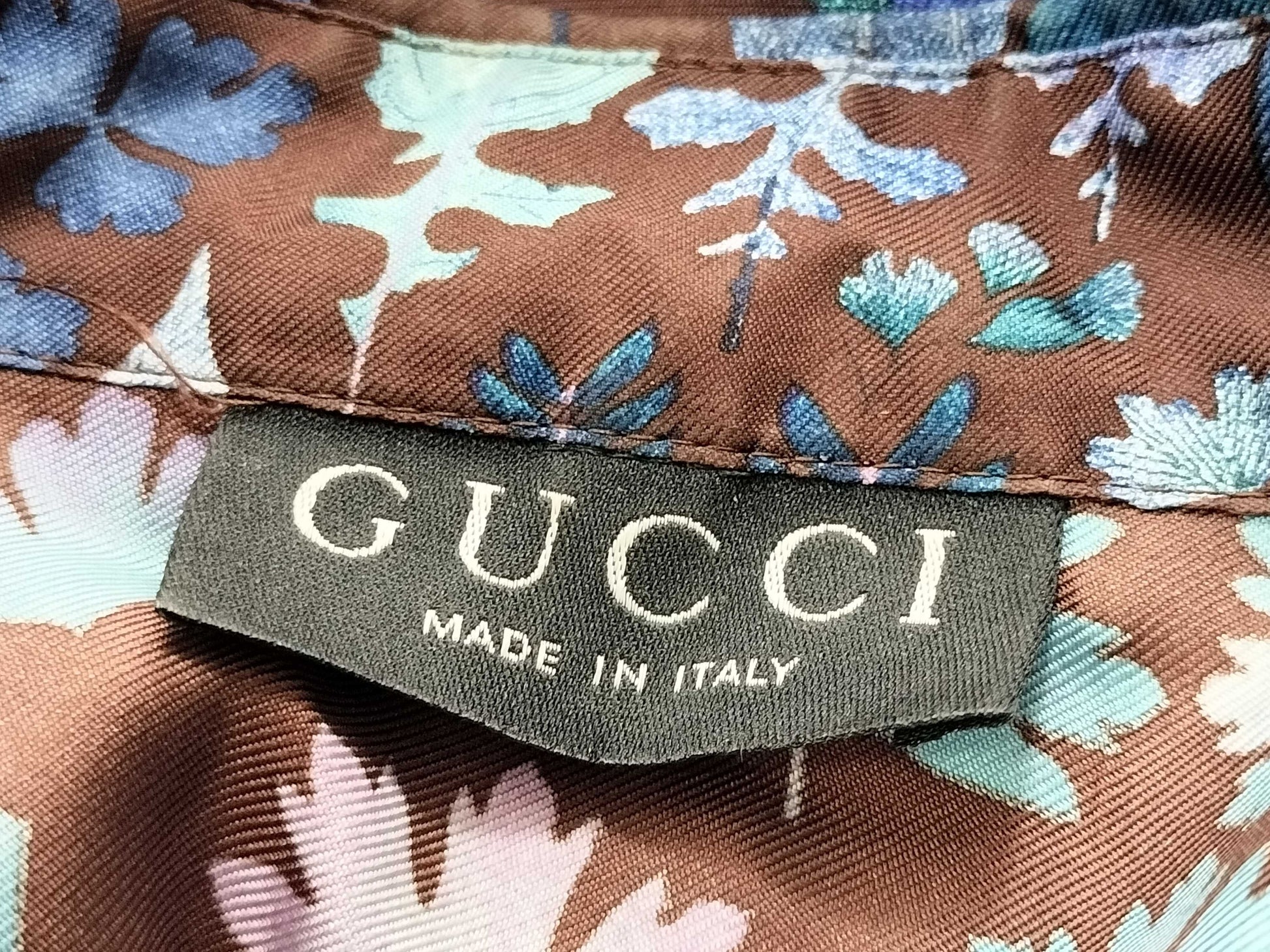 GUCCI Old Gucci Silk Shirt with Leaf Pattern and Gold Buttons 203 0681 7033 Shirt