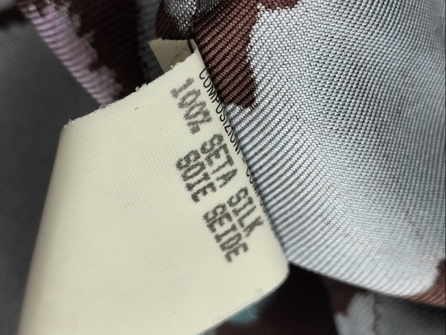 GUCCI Old Gucci Silk Shirt with Leaf Pattern and Gold Buttons 203 0681 7033 Shirt