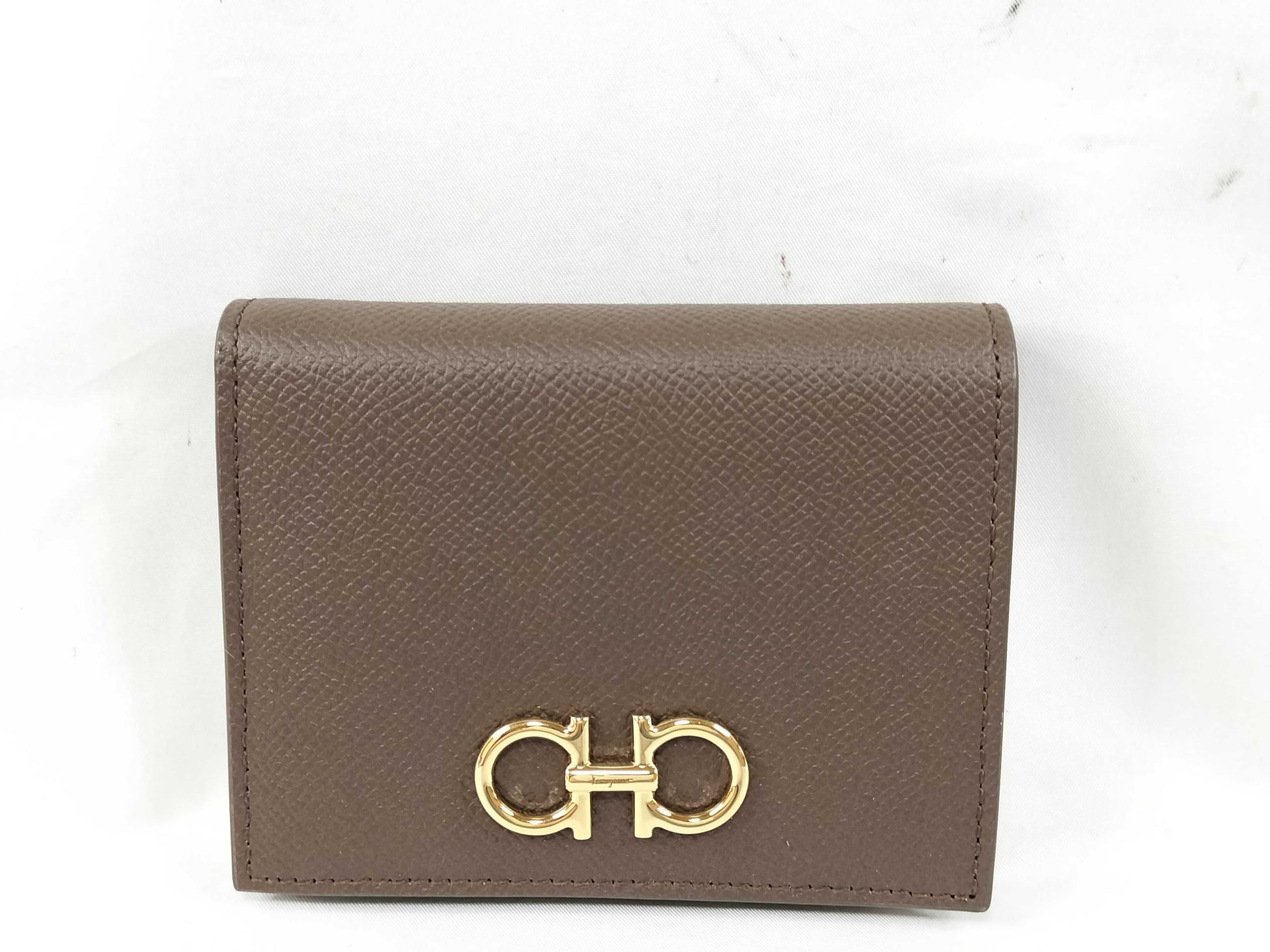 Salvatore Ferragamo Gancini Bifold Wallet THE GANCINI Gancini 22 D780 Wallet