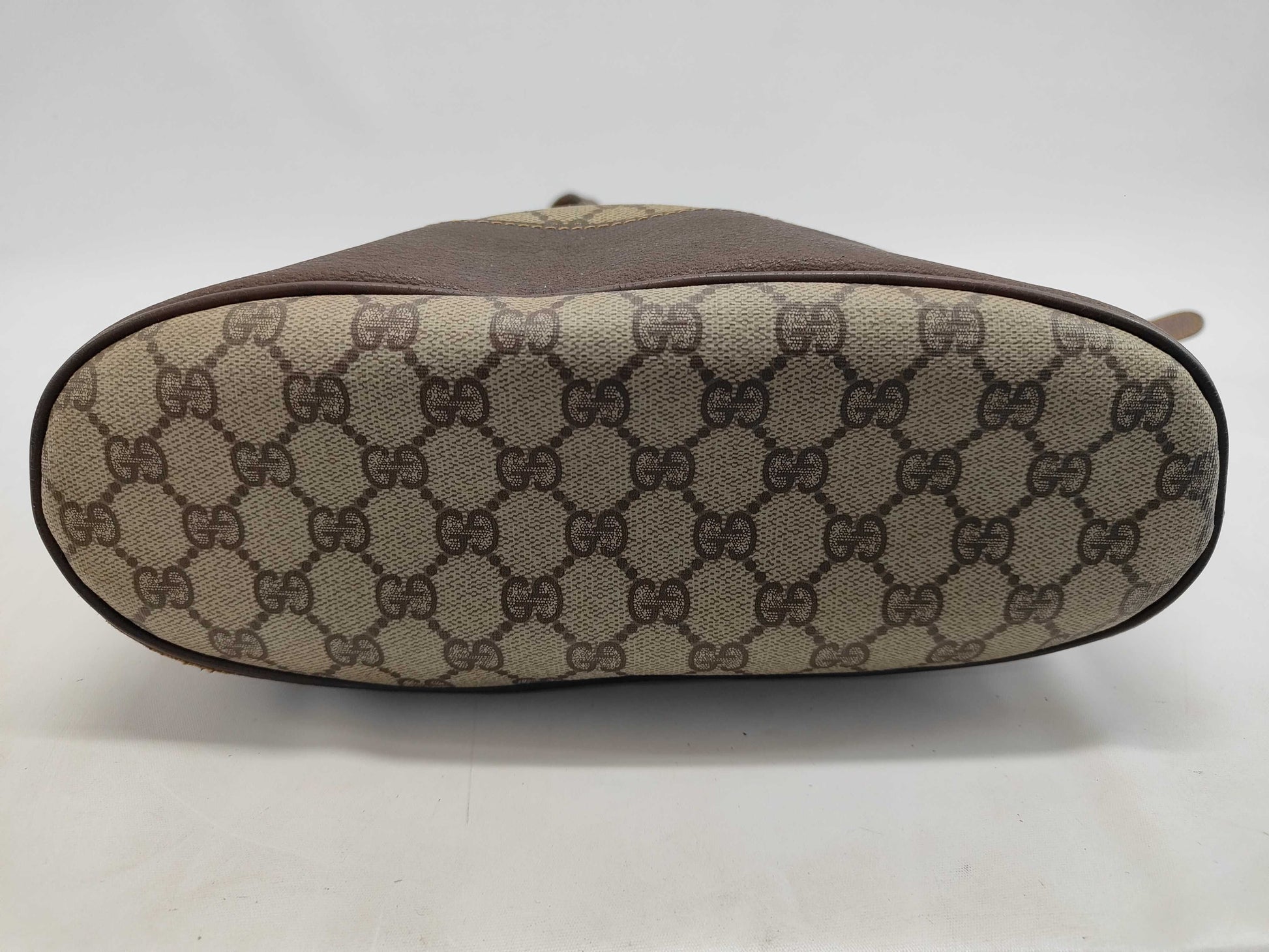 GUCCI GG Supreme Old Gucci Sherry Line Drawstring Shoulder Bag