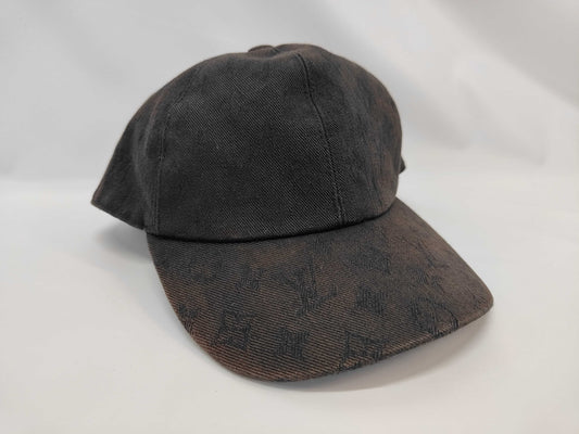 LOUIS VUITTON Caps and other accessories