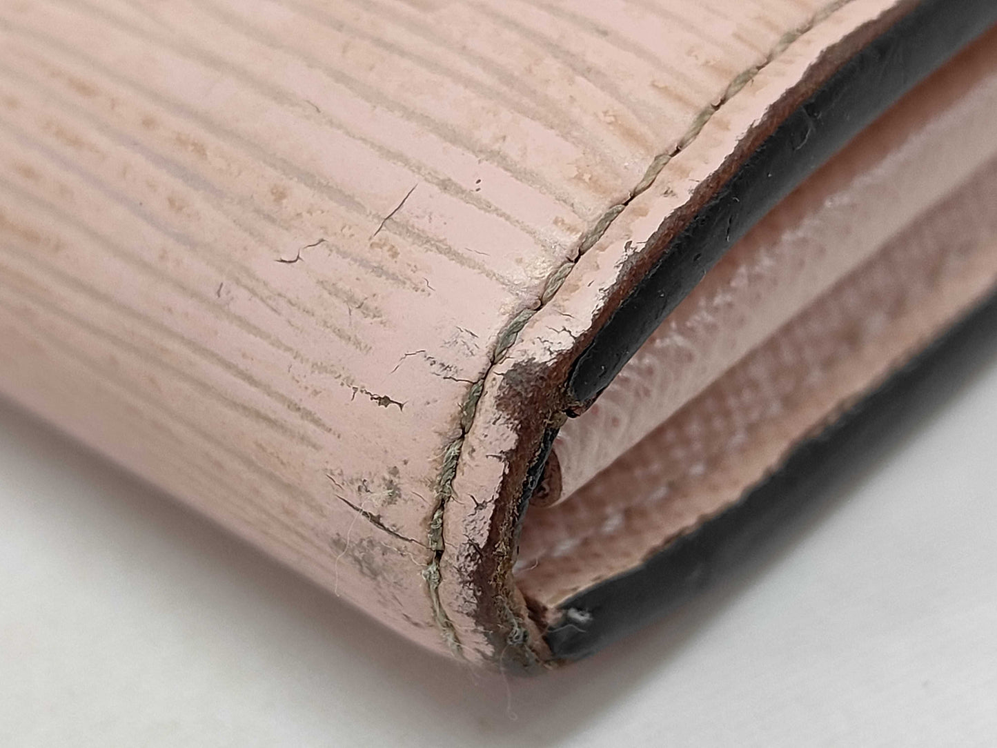 LOUIS VUITTON Epi Portefeuille Sarah Wallet