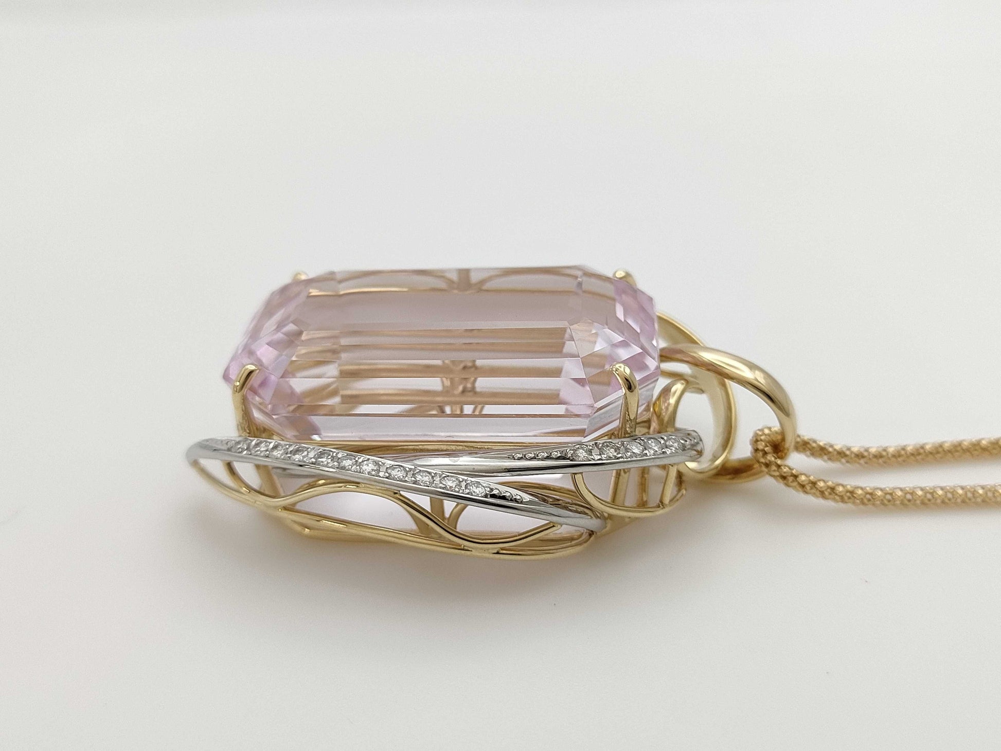 Kunzite 136.89ct D0.55ct K18/PT 50.2g Pendant Top 
