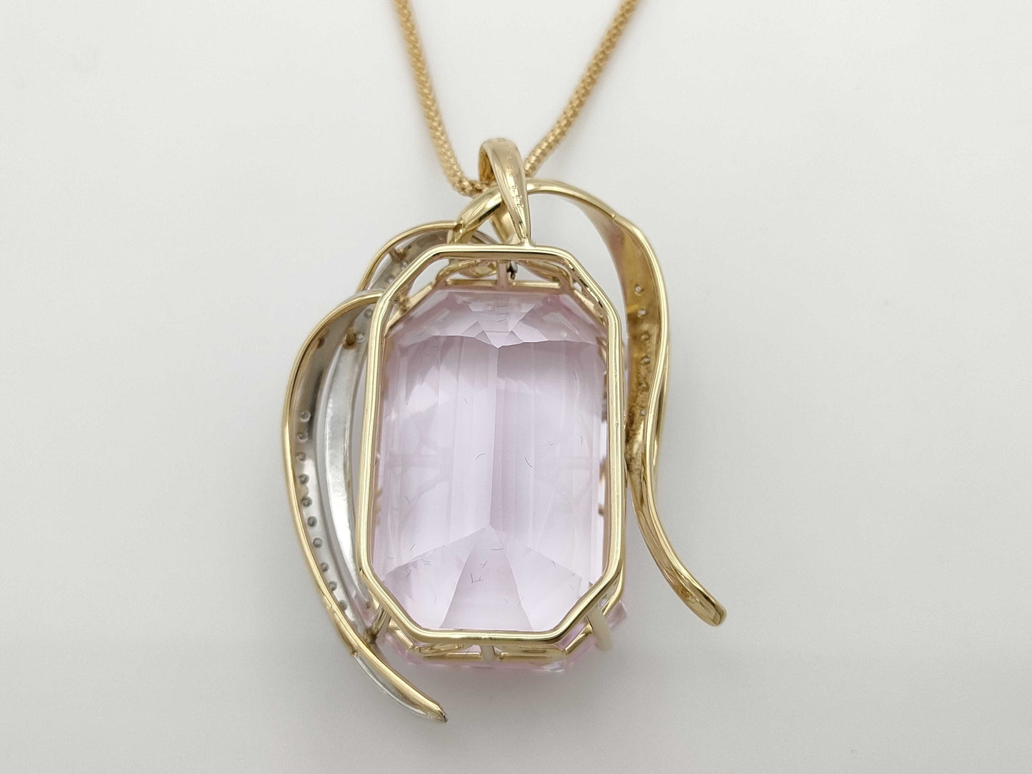 Kunzite 136.89ct D0.55ct K18/PT 50.2g Pendant Top 